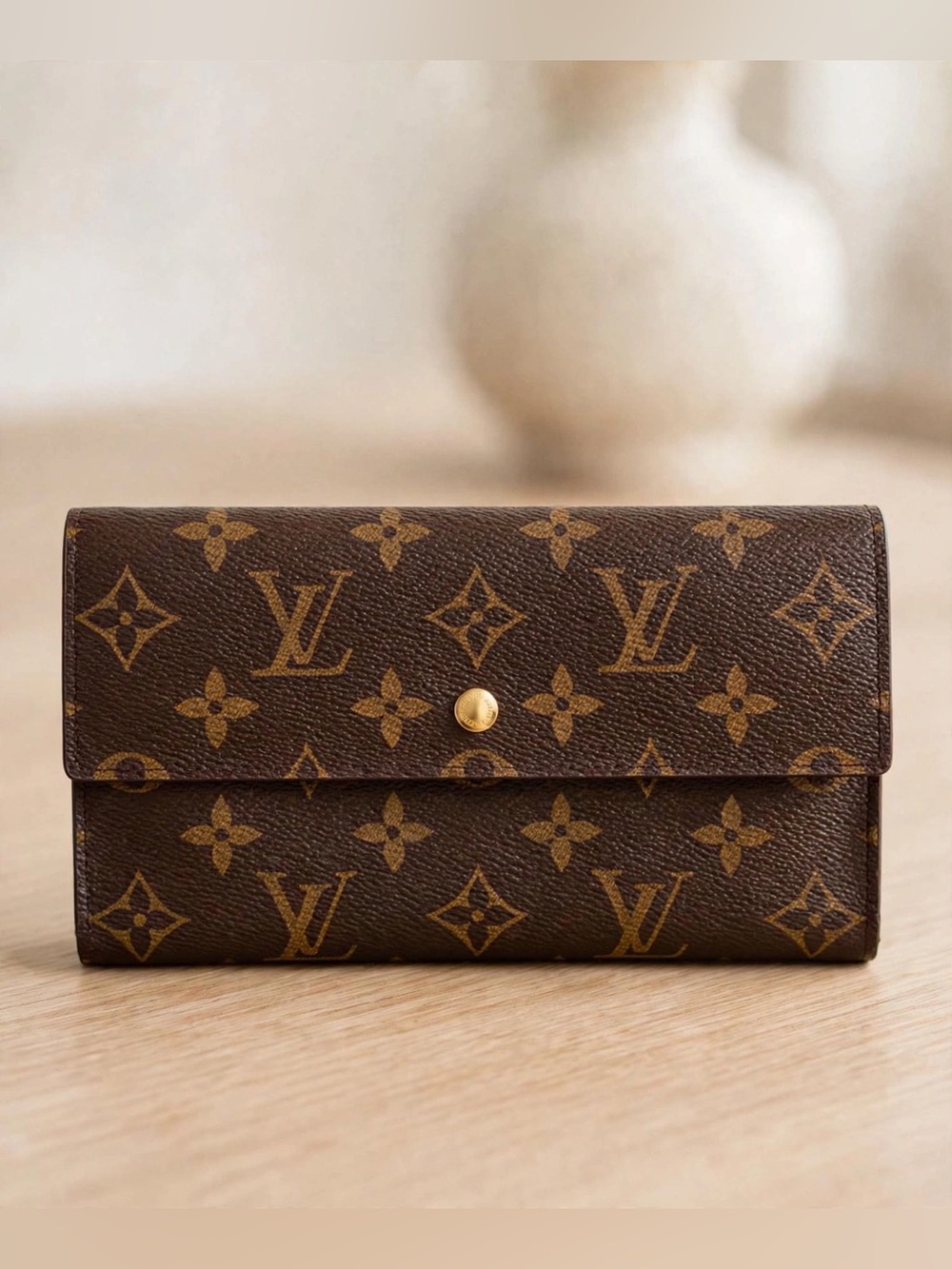 Louis Vuitton Monogram Porte
Tresor International Trifold Long
Wallet/vintage